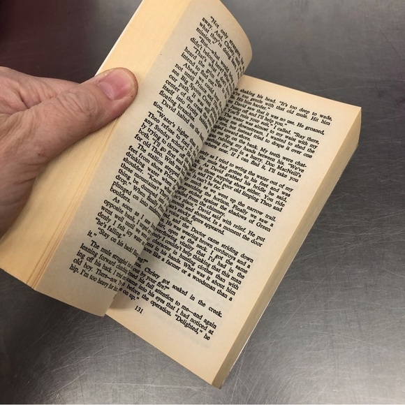 Christy By: Catherine Marshall, paperback book - Picture 4 of 5